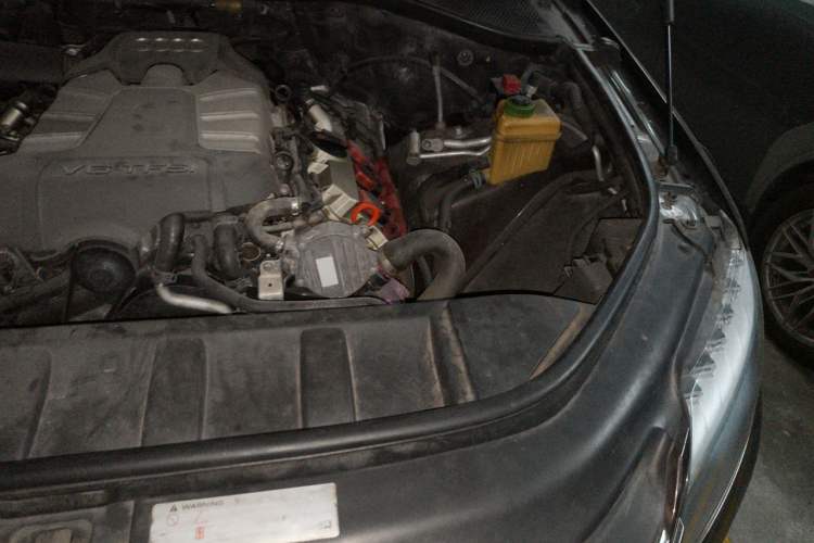 Used Audi Q7 2012 3.0 TFSI Ambition (200kW) Engine Bay Left