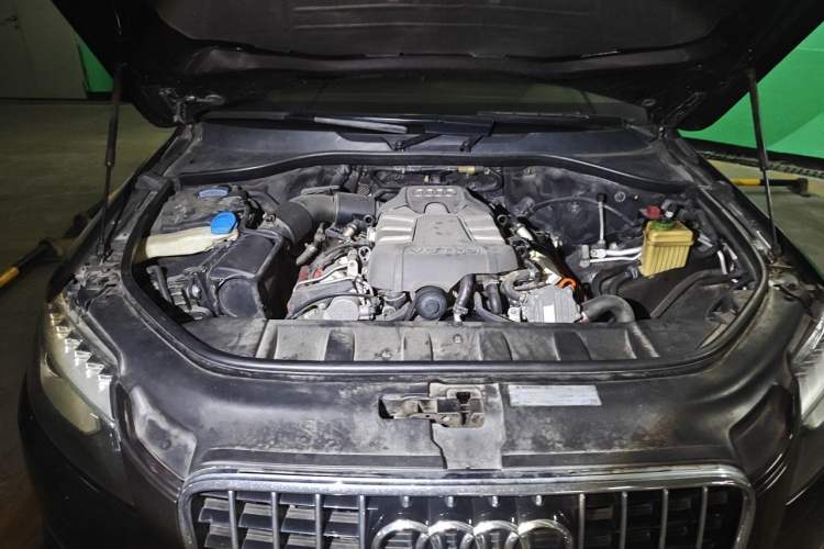 Used Audi Q7 2012 3.0 TFSI Ambition (200kW) Engine Bay