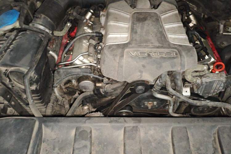 Used Audi Q7 2012 3.0 TFSI Exclusive (245kW) Engine Bay