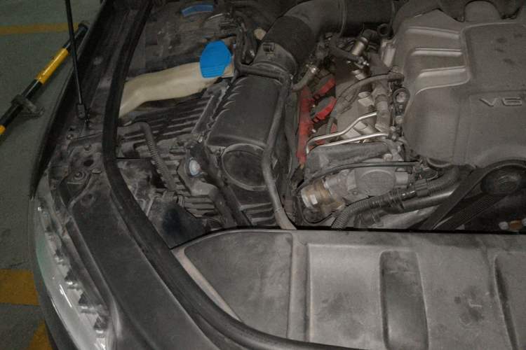 Used Audi Q7 2012 3.0 TFSI Ambition (200kW) Engine Bay Right