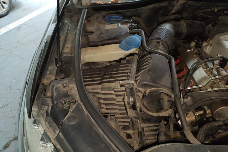 Used Audi Q7 2012 3.0 TFSI Exclusive (245kW) Engine Bay Right