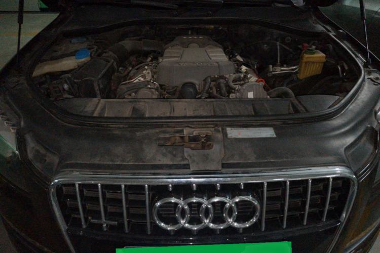 Used Audi Q7 2012 3.0 TFSI Ambition (200kW) Engine Bay