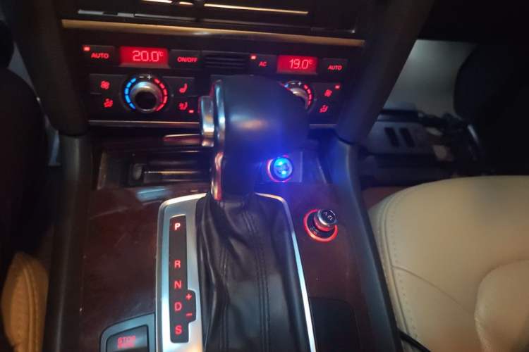 Used Audi Q7 2012 3.0 TFSI Ambition (200kW) Gear Lever