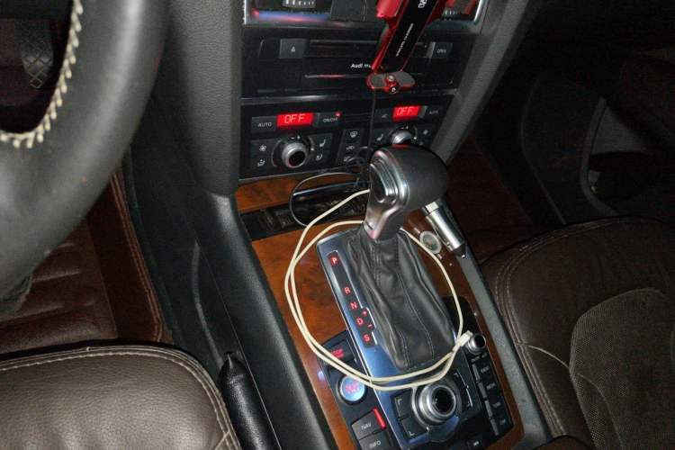 Used Audi Q7 2012 3.0 TFSI Ambition (200kW) Gear Lever