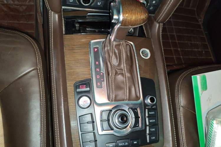 Used Audi Q7 2012 3.0 TFSI Exclusive (245kW) Gear Lever