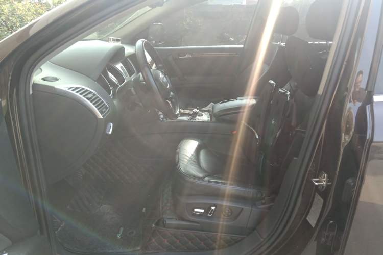 Used Audi Q7 2012 3.0 TFSI Technology Model (200kW) Left Front Seat