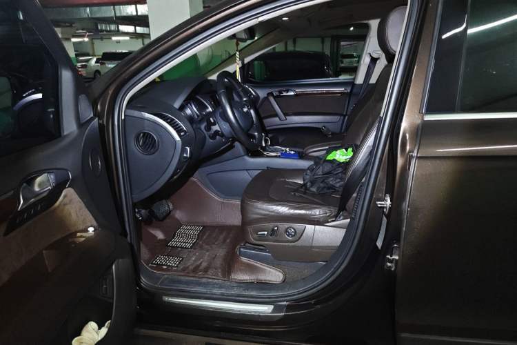 Used Audi Q7 2012 3.0 TFSI Ambition (200kW) Left Front Seat
