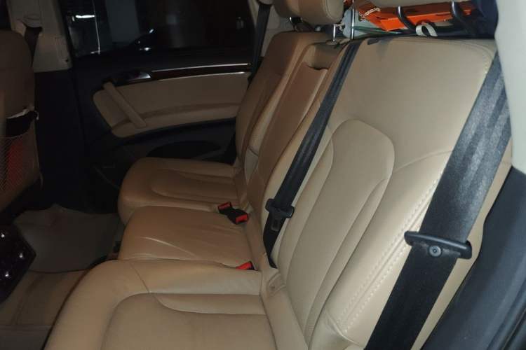 Used Audi Q7 2012 3.0 TFSI Ambition (200kW) Left Rear Seat
