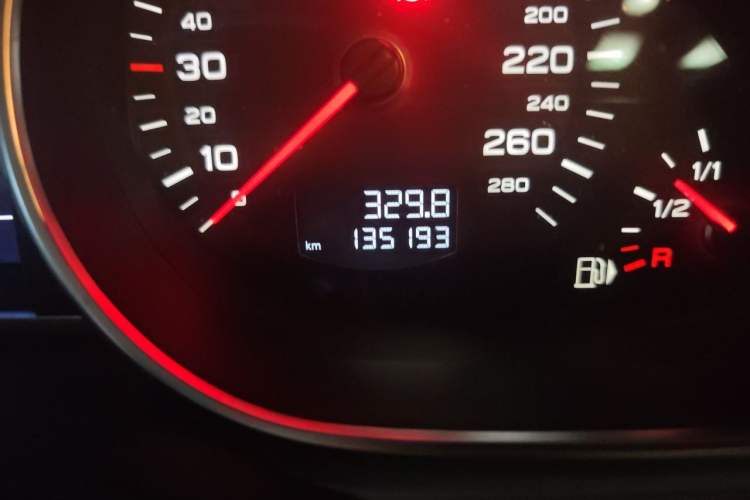 Used Audi Q7 2012 3.0 TFSI Ambition (200kW) Odometer Close Up