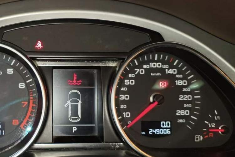 Used Audi Q7 2012 3.0 TFSI Exclusive (245kW) Odometer Close Up