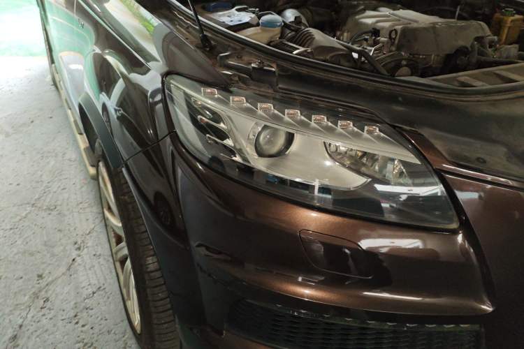 Used Audi Q7 2012 3.0 TFSI Exclusive (245kW) Right Front Headlight