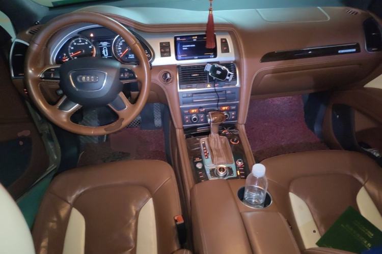 Used Audi Q7 2012 3.0 TFSI Exclusive Version (200kW) Center Console