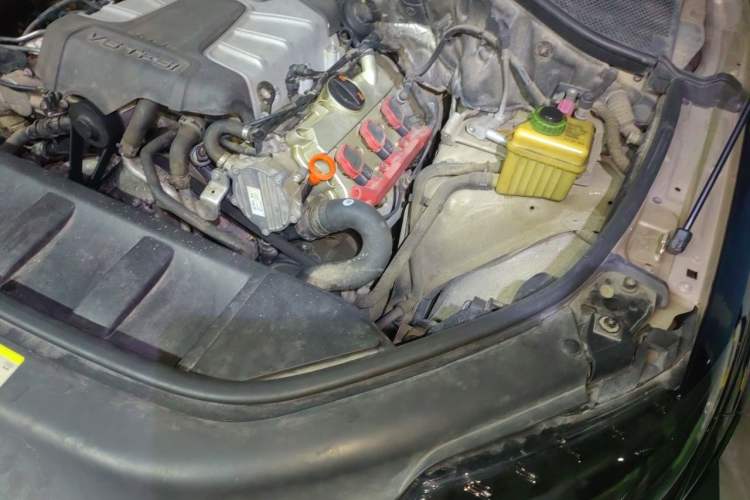 Used Audi Q7 2012 3.0 TFSI Exclusive Version (200kW) Engine Bay Left