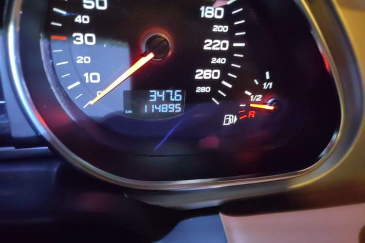 Used Audi Q7 2012 3.0 TFSI Exclusive Version (200kW) Odometer Close Up