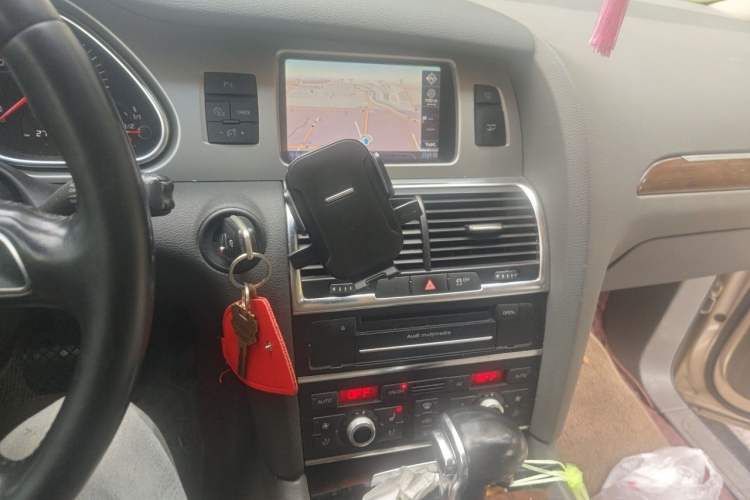 Used Audi Q7 2012 3.0 TDI Leading Model Audio And AC Panel