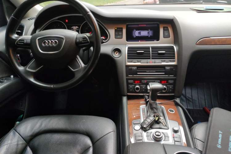 Used Audi Q7 2012 3.0 TFSI Ambition (200kW) Audio And AC Panel