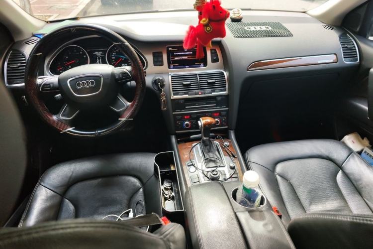 Used Audi Q7 2012 3.0 TFSI Comfort Model (200kW) Center Console