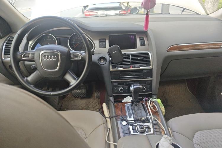 Used Audi Q7 2012 3.0 TDI Leading Model Center Console