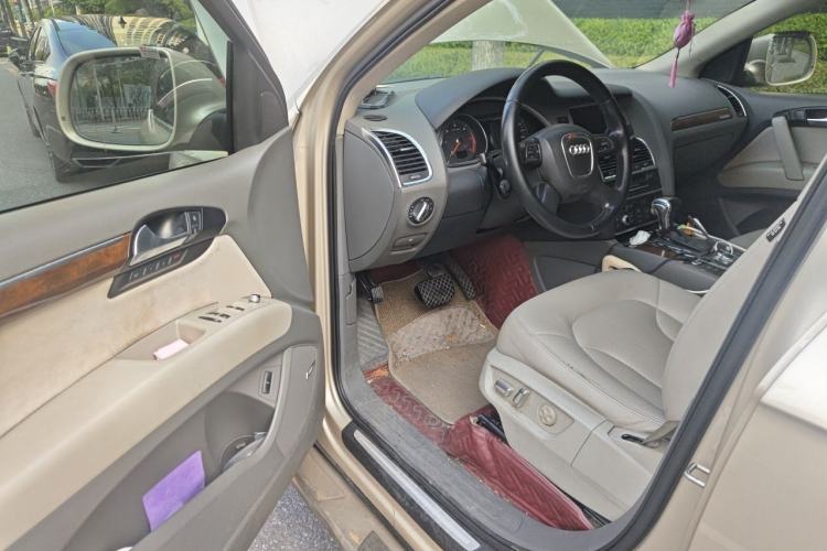 Used Audi Q7 2012 3.0 TDI Leading Model Driver Seat