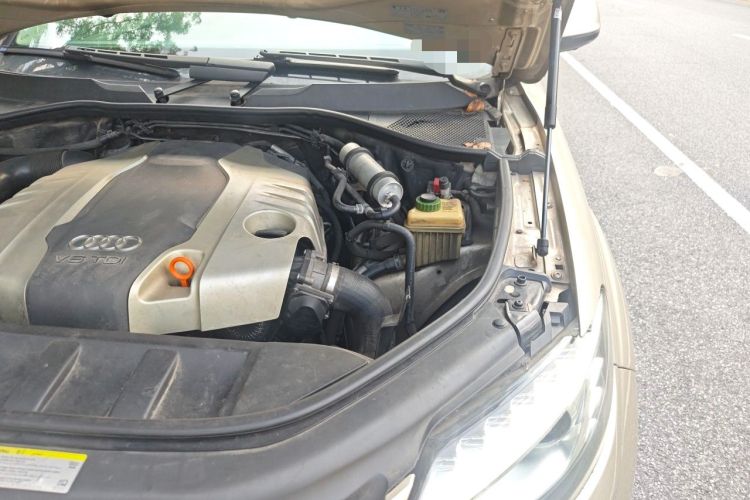 Used Audi Q7 2012 3.0 TDI Leading Model Engine Bay Left