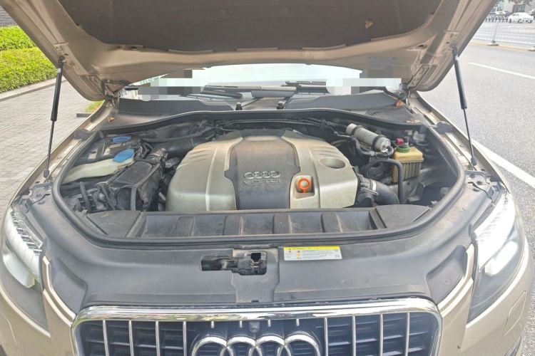 Used Audi Q7 2012 3.0 TDI Leading Model Engine Bay