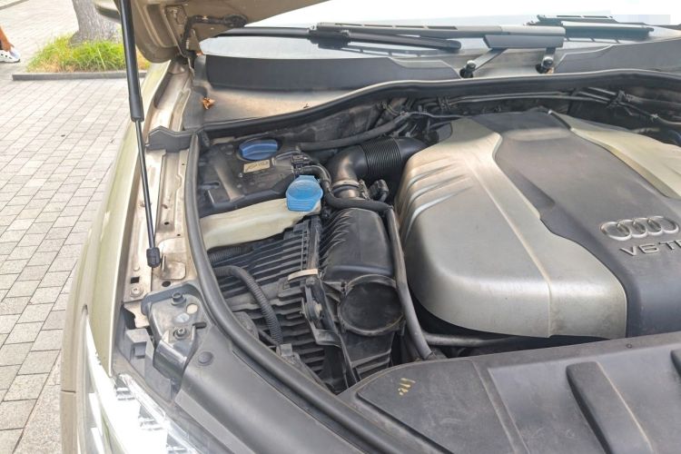 Used Audi Q7 2012 3.0 TDI Leading Model Engine Bay Right