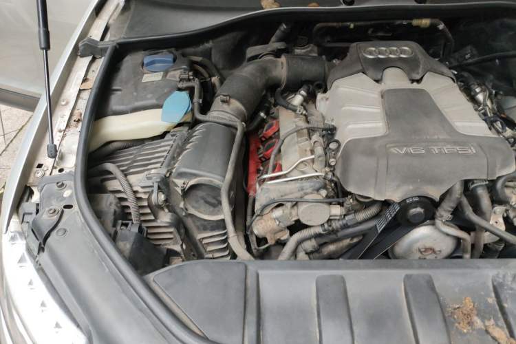 Used Audi Q7 2012 3.0 TFSI Ambition (200kW) Engine Bay Right