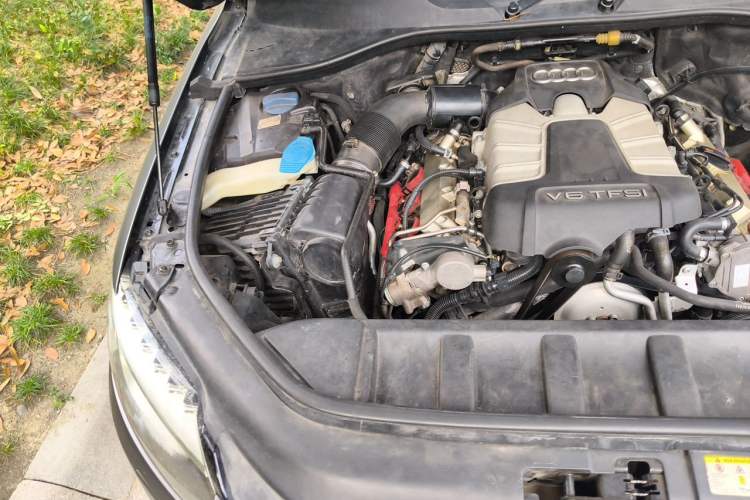 Used Audi Q7 2012 3.0 TFSI Comfort Model (200kW) Engine Bay Right