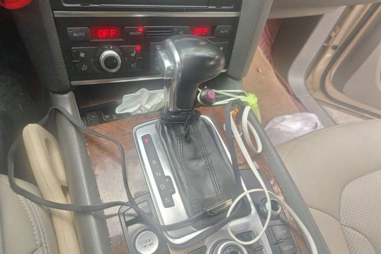 Used Audi Q7 2012 3.0 TDI Leading Model Gear Lever