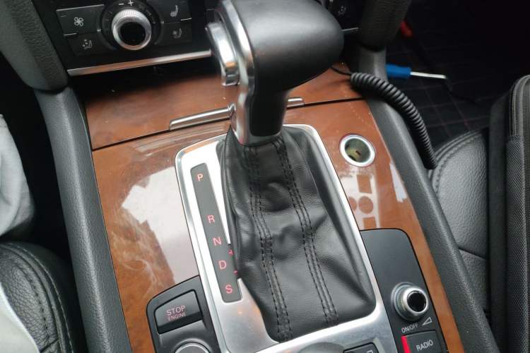 Used Audi Q7 2012 3.0 TFSI Ambition (200kW) Gear Lever