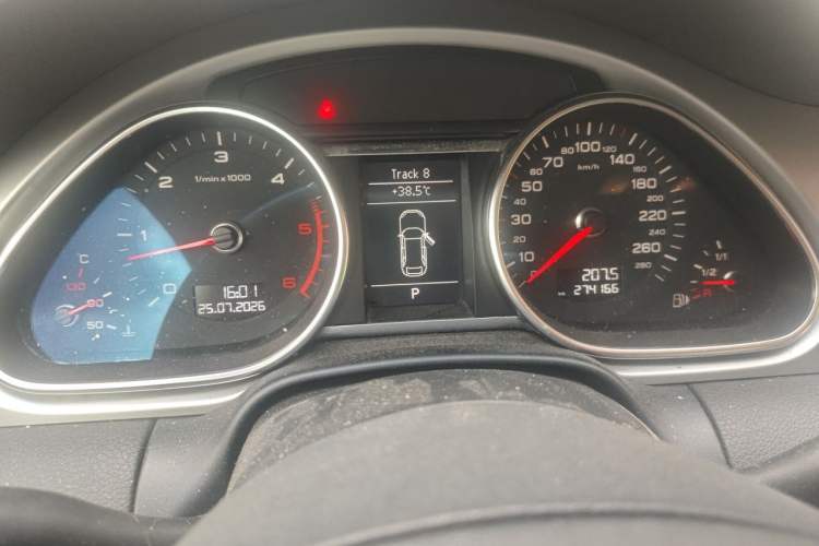 Used Audi Q7 2012 3.0 TDI Leading Model Instrument Cluster