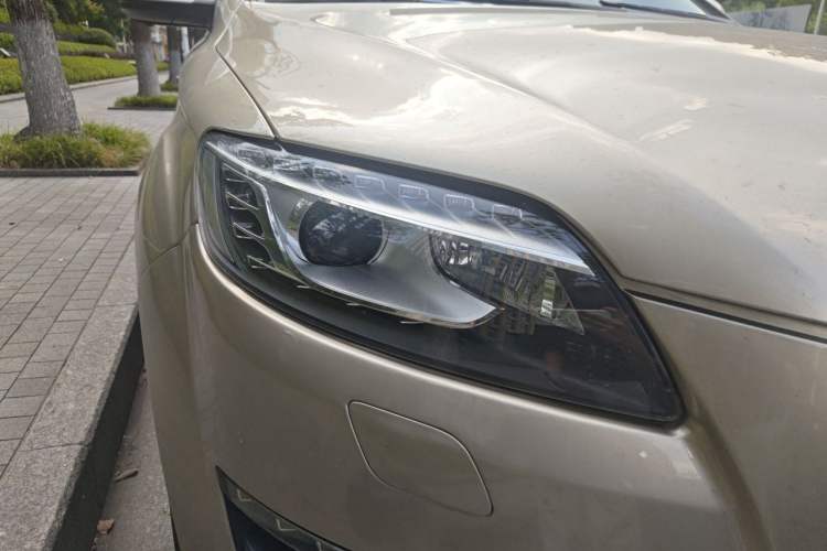 Used Audi Q7 2012 3.0 TDI Leading Model Right Front Headlight