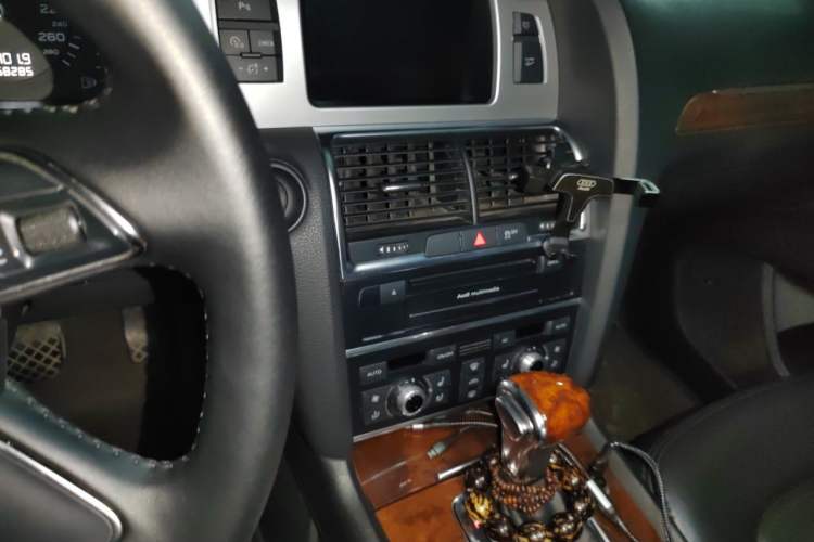 Used Audi Q7 2012 3.0 TFSI Comfort Model (200kW) Audio And AC Panel