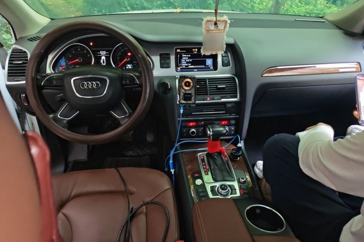 Used Audi Q7 2012 3.0 TFSI Ambition (200kW) Center Console