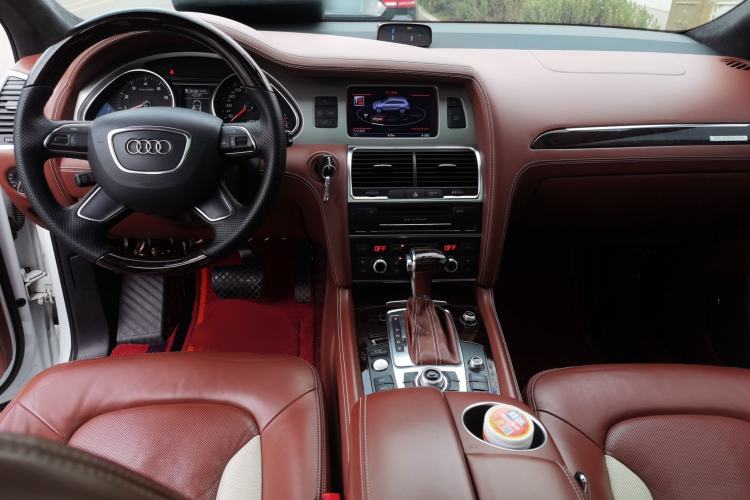 Used Audi Q7 2012 3.0 TFSI Exclusive Version (200kW) Center Console