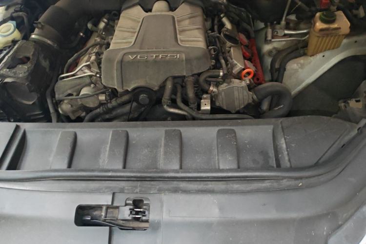 Used Audi Q7 2012 3.0 TFSI Ambition (200kW) Engine Bay