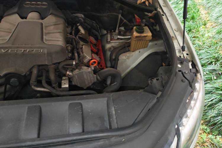 Used Audi Q7 2012 3.0 TFSI Ambition (200kW) Engine Bay Left