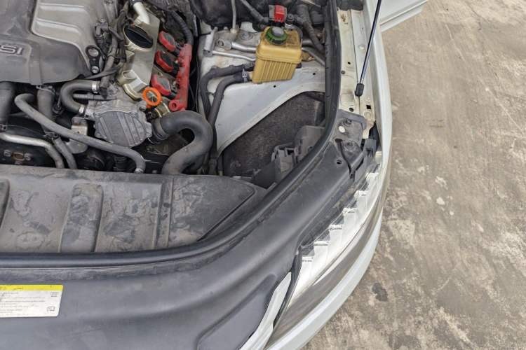 Used Audi Q7 2012 3.0 TFSI Technology Model (200kW) Engine Bay Left