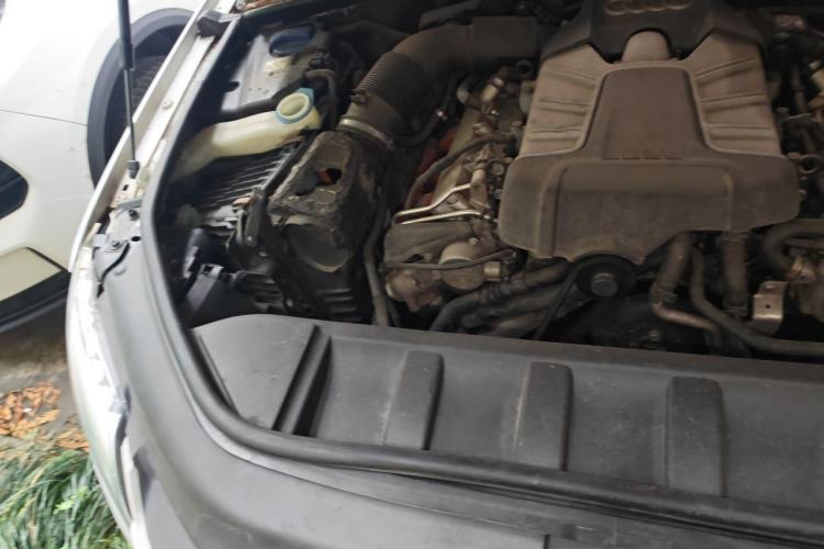 Used Audi Q7 2012 3.0 TFSI Ambition (200kW) Engine Bay Right