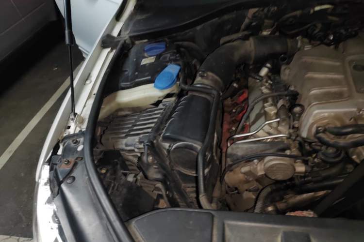 Used Audi Q7 2012 3.0 TFSI Comfort Model (200kW) Engine Bay Right