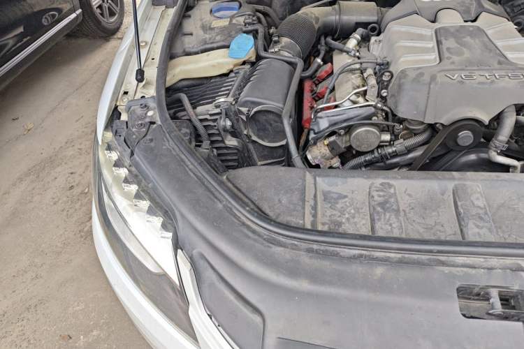 Used Audi Q7 2012 3.0 TFSI Technology Model (200kW) Engine Bay Right