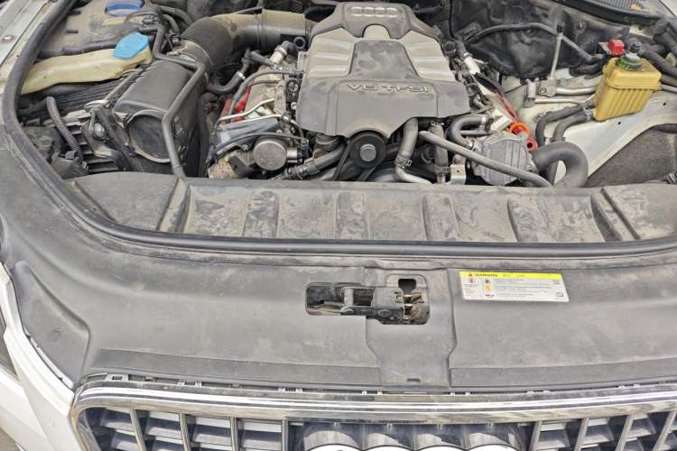 Used Audi Q7 2012 3.0 TFSI Technology Model (200kW) Engine Bay