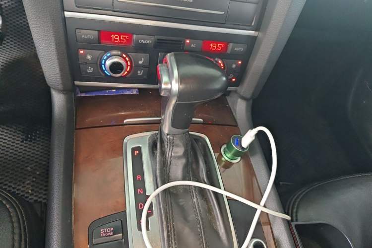 Used Audi Q7 2012 3.0 TFSI Technology Model (200kW) Gear Lever