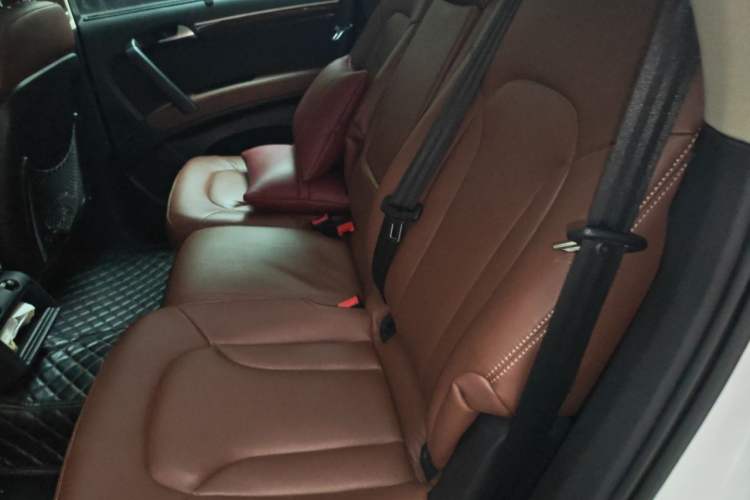 Used Audi Q7 2012 3.0 TFSI Ambition (200kW) Left Rear Seat