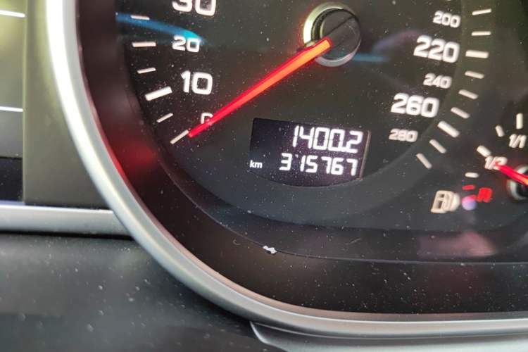 Used Audi Q7 2012 3.0 TFSI Ambition (200kW) Odometer Close Up