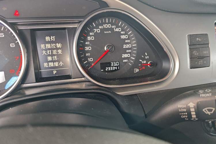 Used Audi Q7 2012 3.0 TFSI Technology Model (200kW) Odometer Close Up