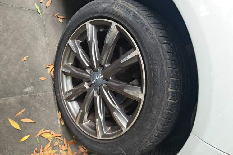 Used Audi Q7 2012 3.0 TFSI Ambition (200kW) Right Front Wheel Hub