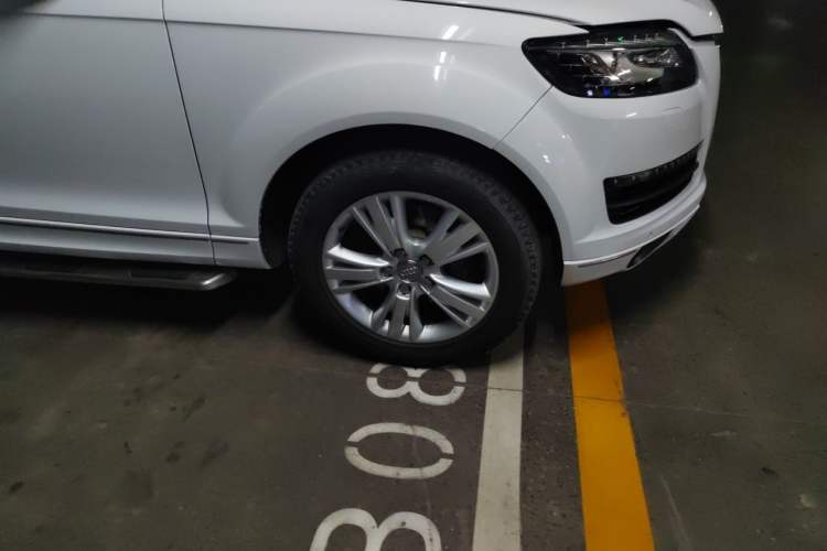 Used Audi Q7 2012 3.0 TFSI Comfort Model (200kW) Right Front Wheel Hub