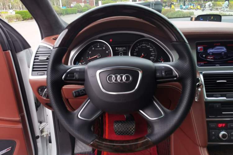 Used Audi Q7 2012 3.0 TFSI Exclusive Version (200kW) Steering Wheel
