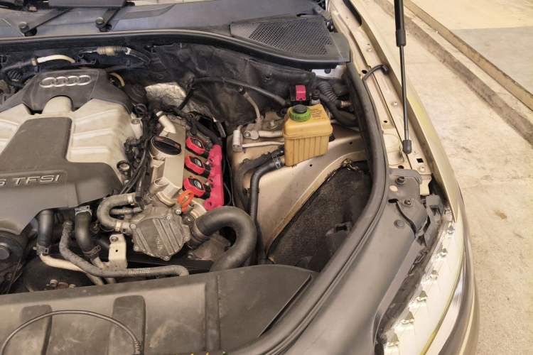 Used Audi Q7 2012 3.0 TFSI Technology Model (200kW) Engine Bay Left